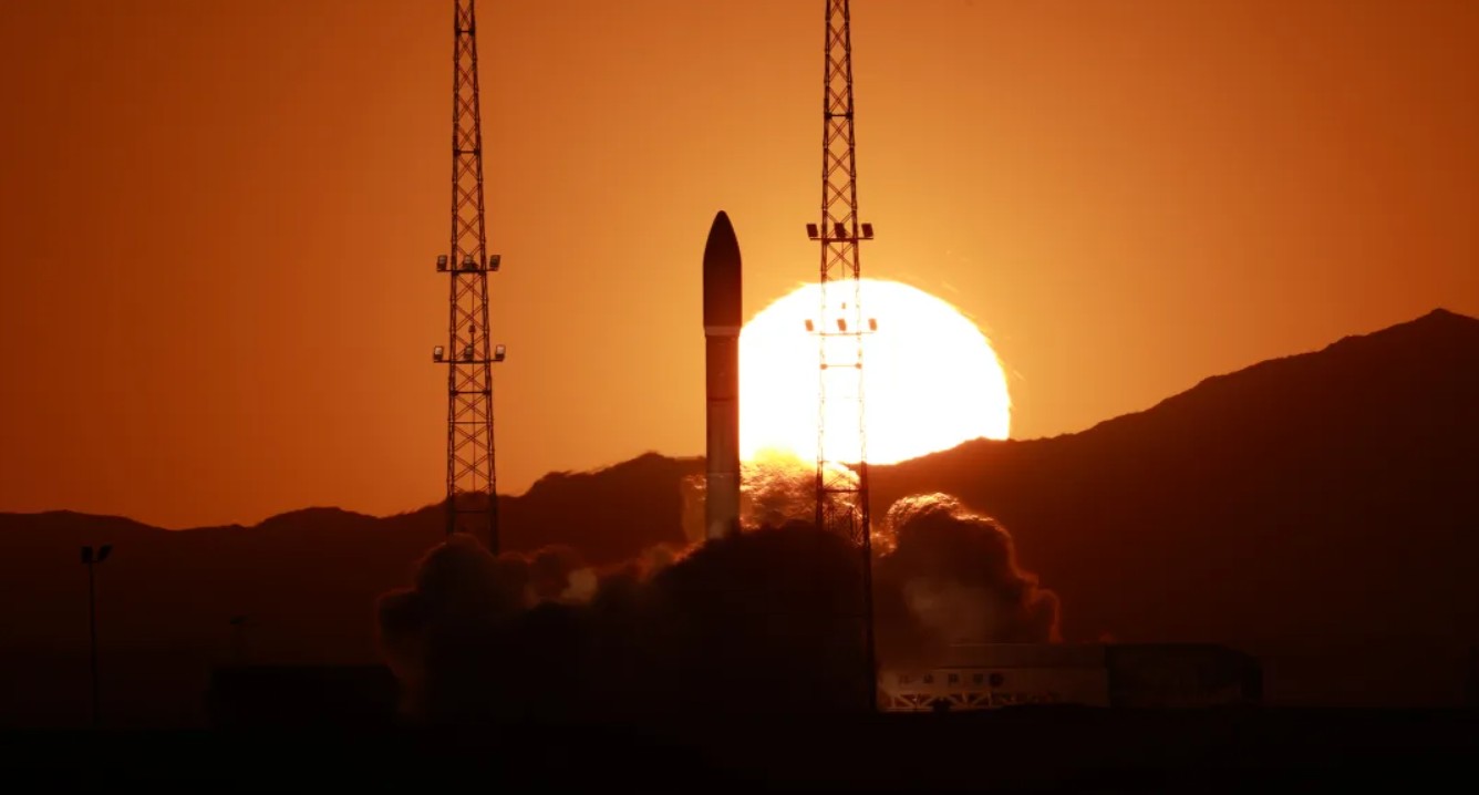 China launches experimental Shiyan-29 to GEO, commercial Ceres-1 carries 3 satellites