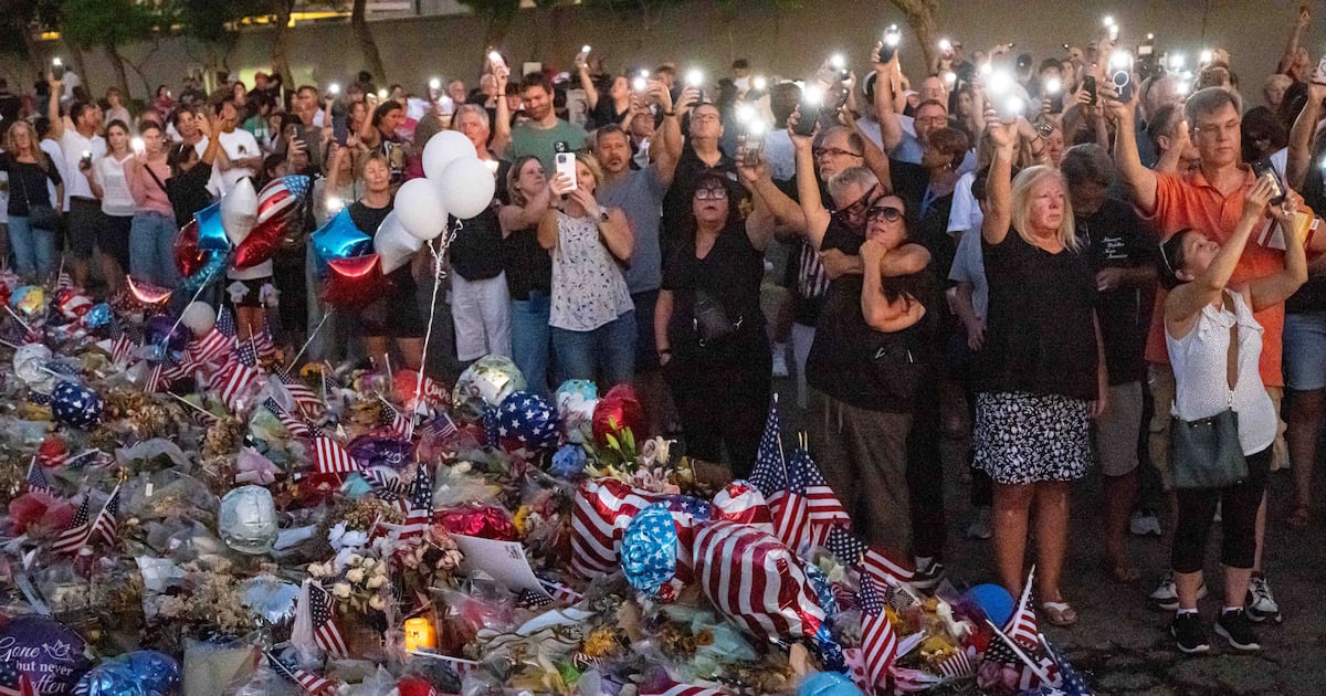 Thousands gather at Charlie Kirk memorial in Arizona – The Irish Times