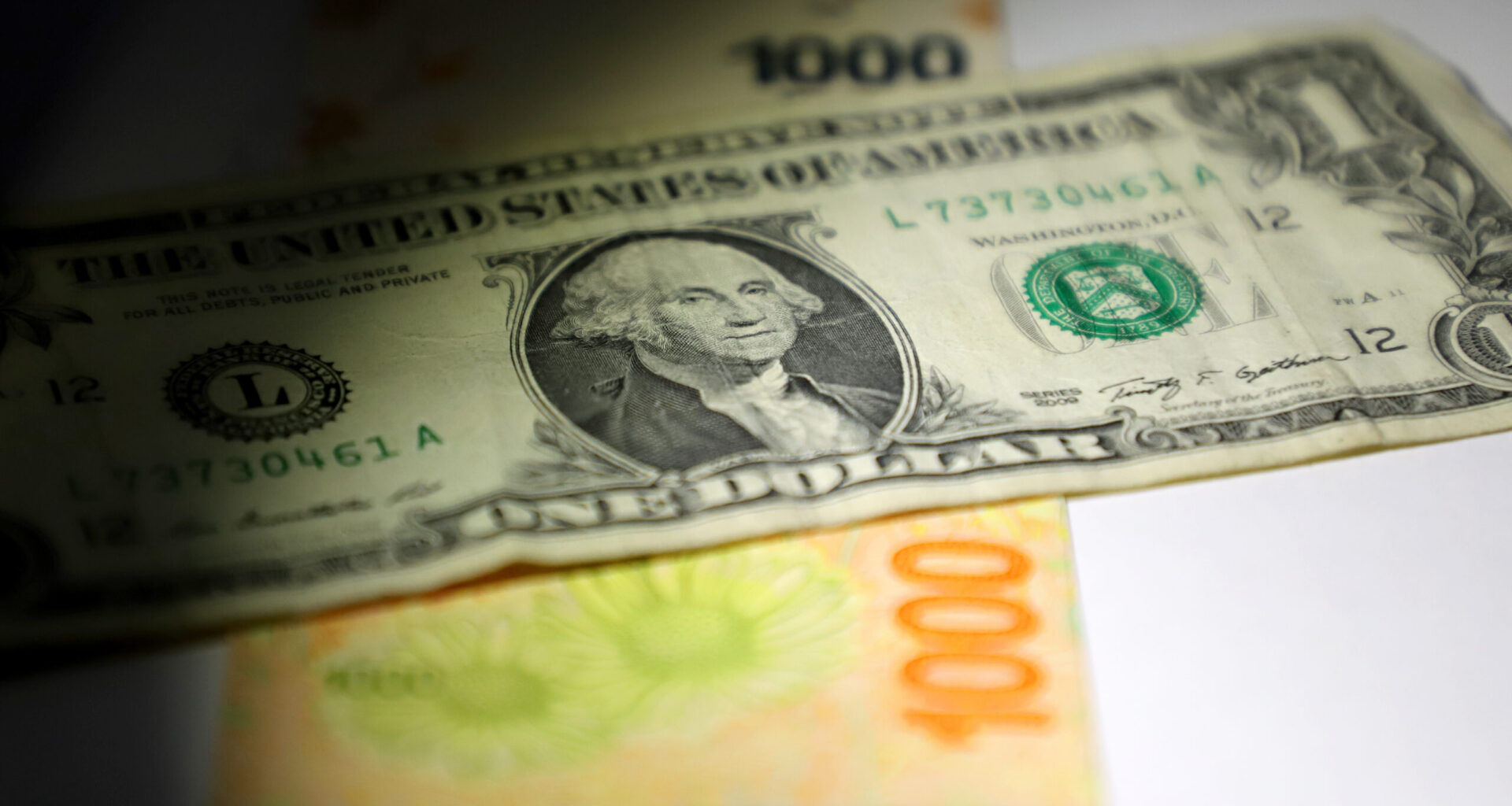 Government shifts gears, will now intervene in the exchange market