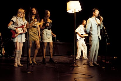 Actuación de Talking Heads en los años ochenta