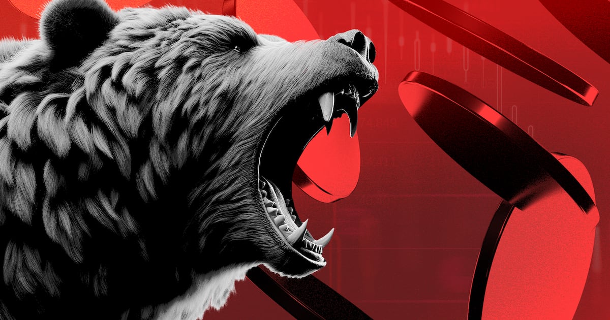 Bitcoin slips 10% as traders eye macro uncertainty – DL News