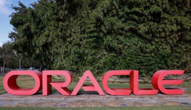 Oracle’s share price surge suggests the AI trade still has momentum – The Irish Times