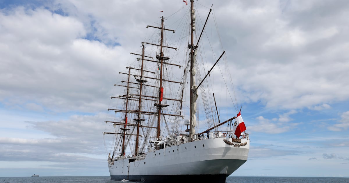 One of world’s largest tall ship training vessels to dock in Dublin this weekend – The Irish Times