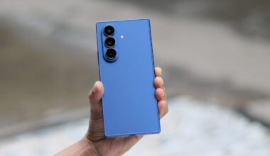 Is your Galaxy Z Fold 7’s paint chipping away? You aren’t alone