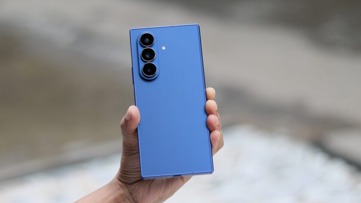 Is your Galaxy Z Fold 7’s paint chipping away? You aren’t alone