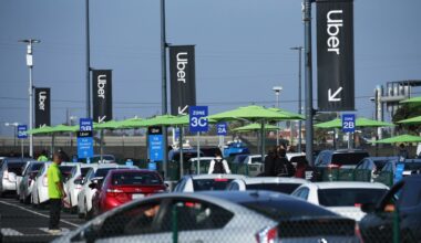 New Ride App Pick Up Lot At LAX Results In Long Delays In Passenger Pickups From Airport