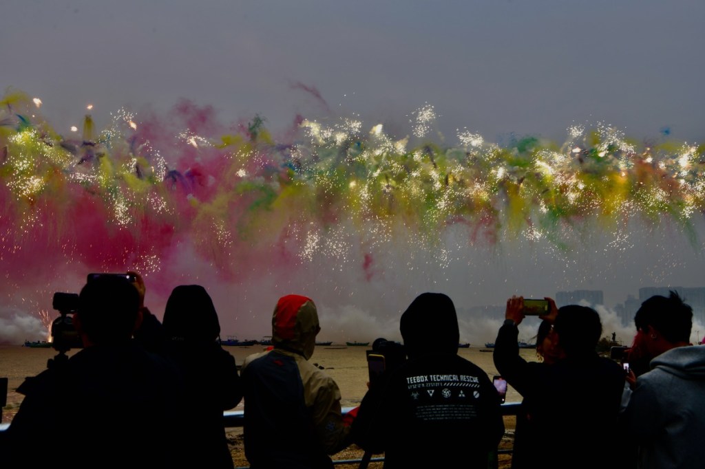 Cai Guo-Qiang Under Fire for Controversial Pyrotechnic Show in Tibet