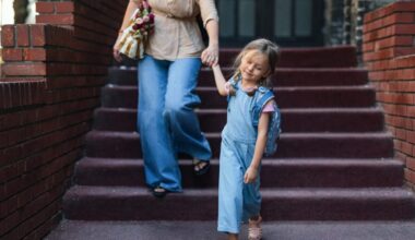 30-year-old juggles 2 jobs and double shifts but keeps losing work due to school drop-off: 'As a mom, you just find a way around it'