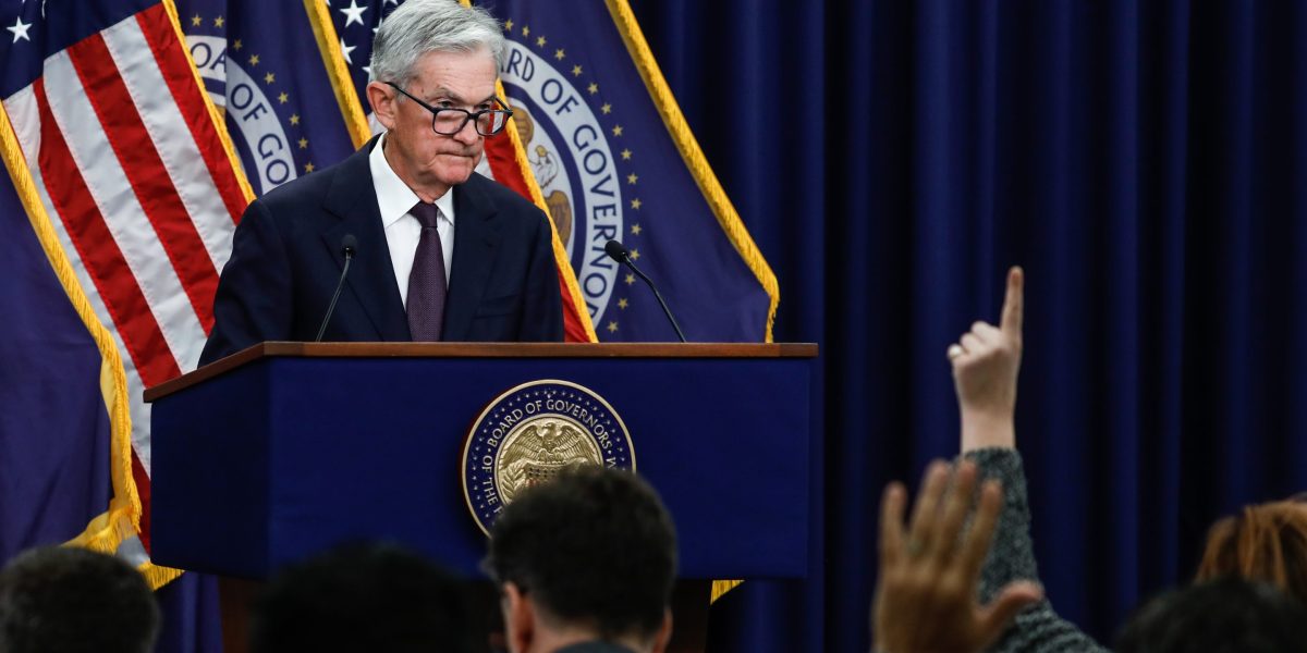 Jerome Powell warns of signs of an AI bubble and an economy leaning too hard on the rich