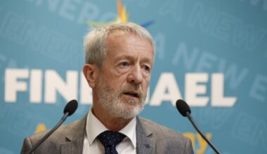 Seán Kelly withdraws from race for Fine Gael’s presidential nomination, clearing path for Heather Humphreys – The Irish Times