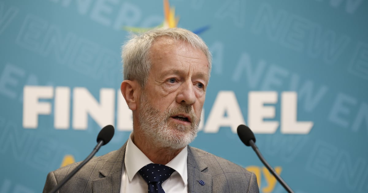 Seán Kelly withdraws from race for Fine Gael’s presidential nomination, clearing path for Heather Humphreys – The Irish Times