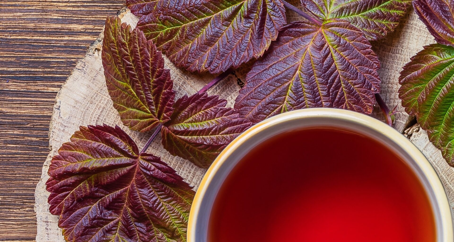 Study: Effects of Raspberry Leaf Tea Polyphenols on Postprandial Glucose and Insulin Responses in Healthy Adults. Image Credit: Evgrafova Svetlana / Shutterstock