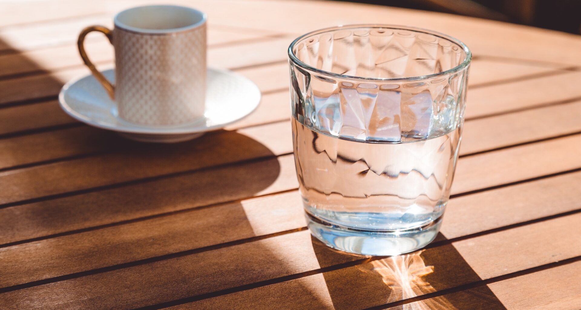 Study: Relative associations of coffee, tea, and plain water with all-cause and cause-specific mortality: a prospective cohort study. Image Credit: Kateryna Unuvar / Shutterstock