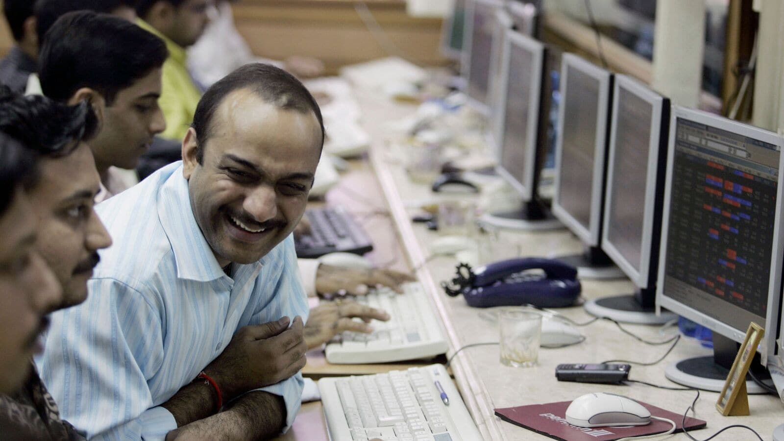 How to become rich: Experts unveil F&O trick that cash investors may apply for 10% monthly income from stock market