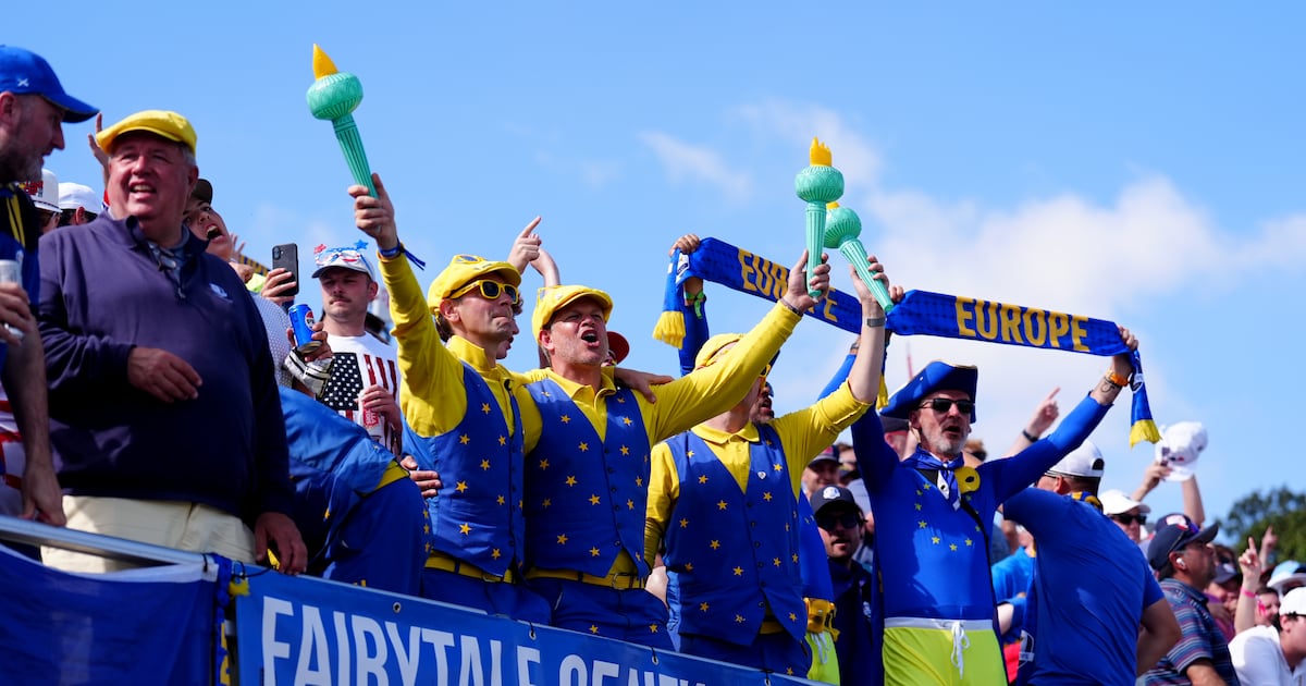 Rory McIlroy faces Scottie Scheffler in singles with Europe in a commanding lead – The Irish Times
