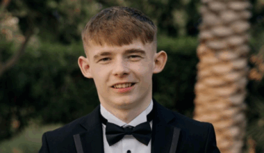 ‘Keep your head up’ says brave Donegal teenager fighting rare cancer