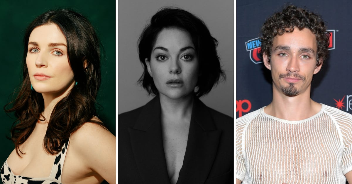 Aisling Bea, Sarah Greene and Robert Sheehan to star in Netflix adaptation of Grown Ups by Marian Keyes – The Irish Times