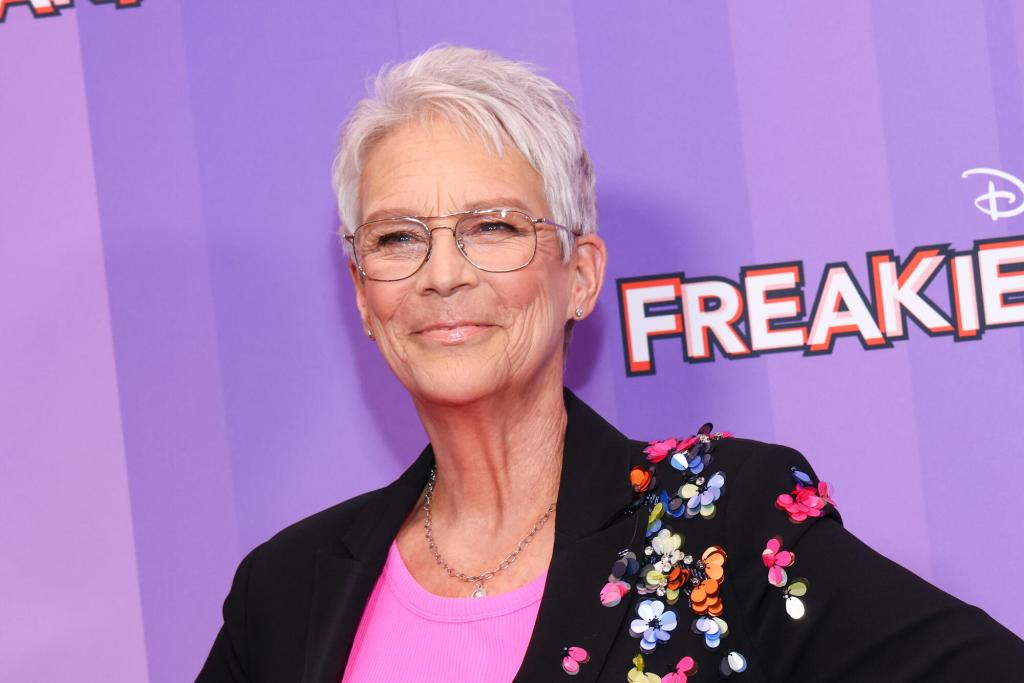 Jamie Lee Curtis Reacts to Jimmy Kimmel’s Suspension in Chilling Post