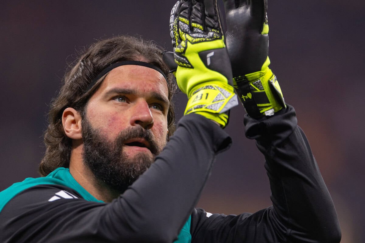 ISTANBUL, TURKEY - Tuesday, September 30, 2025: Liverpool's goalkeeper Alisson Becker during the pre-match warm-up before the UEFA Champions League match between Galatasaray and Liverpool FC at the Ali Sami Yen Stadium. (Photo by David Rawcliffe/Propaganda)