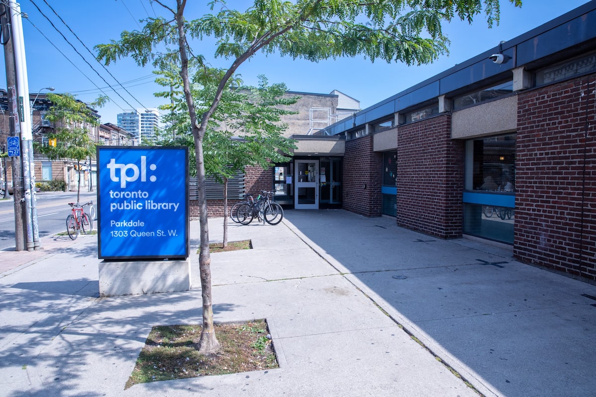 Toronto Public Library expands social, crisis support program amid growing need for mental health services