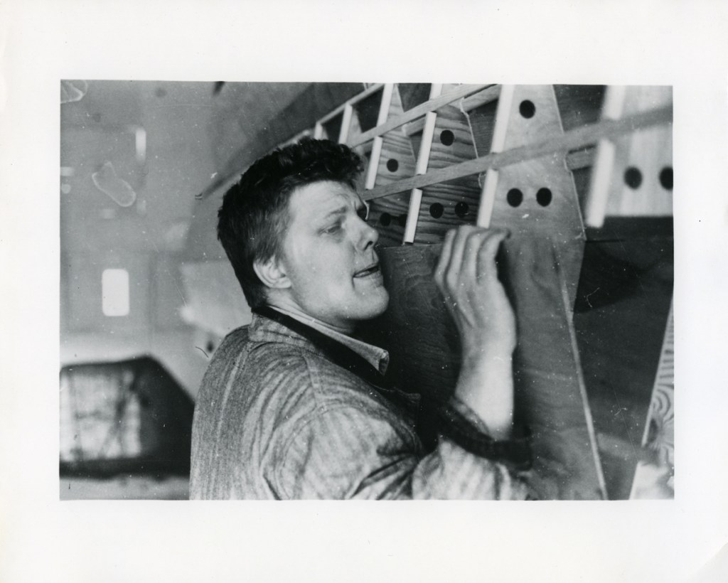 Sculptor Who Defined Minimalism Dies at 88