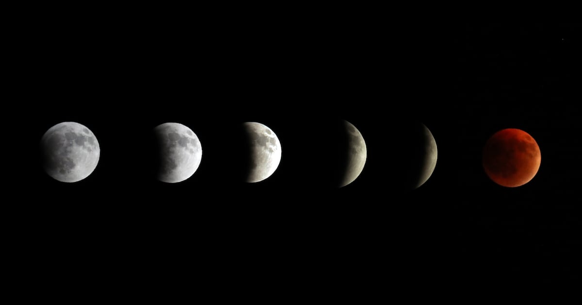 Blood Moon thrills UAE stargazers during rare total lunar eclipse