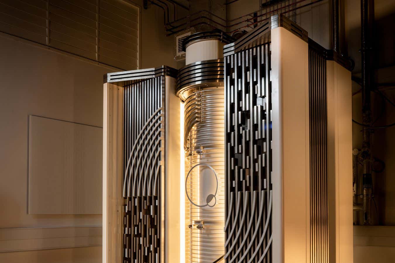 Quantum computer made with silicon chips looks like a time machine