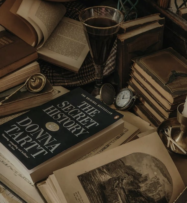 Embrace The Dark Academia Aesthetic at UofG by Reading These Books