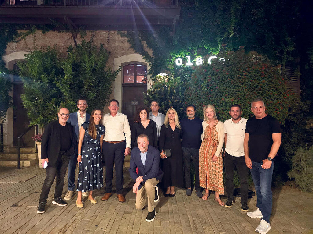 Hemant Taneja met many senior Israeli executives during his visit to the country. (Photo: ARC) בכירי התעשייה במפגש עם המאנט טנג׳יה בהם אבישי אברהמי מייסד ומנכ״ל וויקס מריוס נכט ממייסדי צ׳ק פוינט קרן כהן חזון מנכ״לית תורפז פרופ׳ יצחק קרייס מנהל המרכז הרפואי שיבא וסמנכ״ל החדשנות אייל צימליכמן