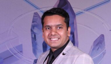 Buy or sell: Sumeet Bagadia recommends three stocks to buy on Monday — 15 September 2025