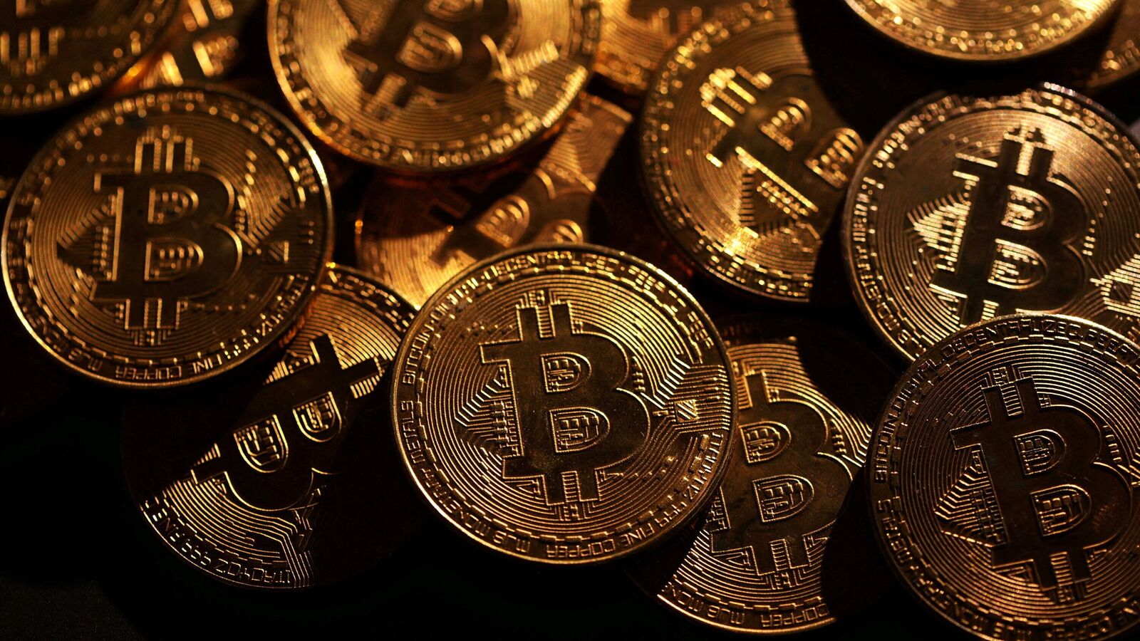 Bitcoin price falls. Why gold may drive the next crypto move.