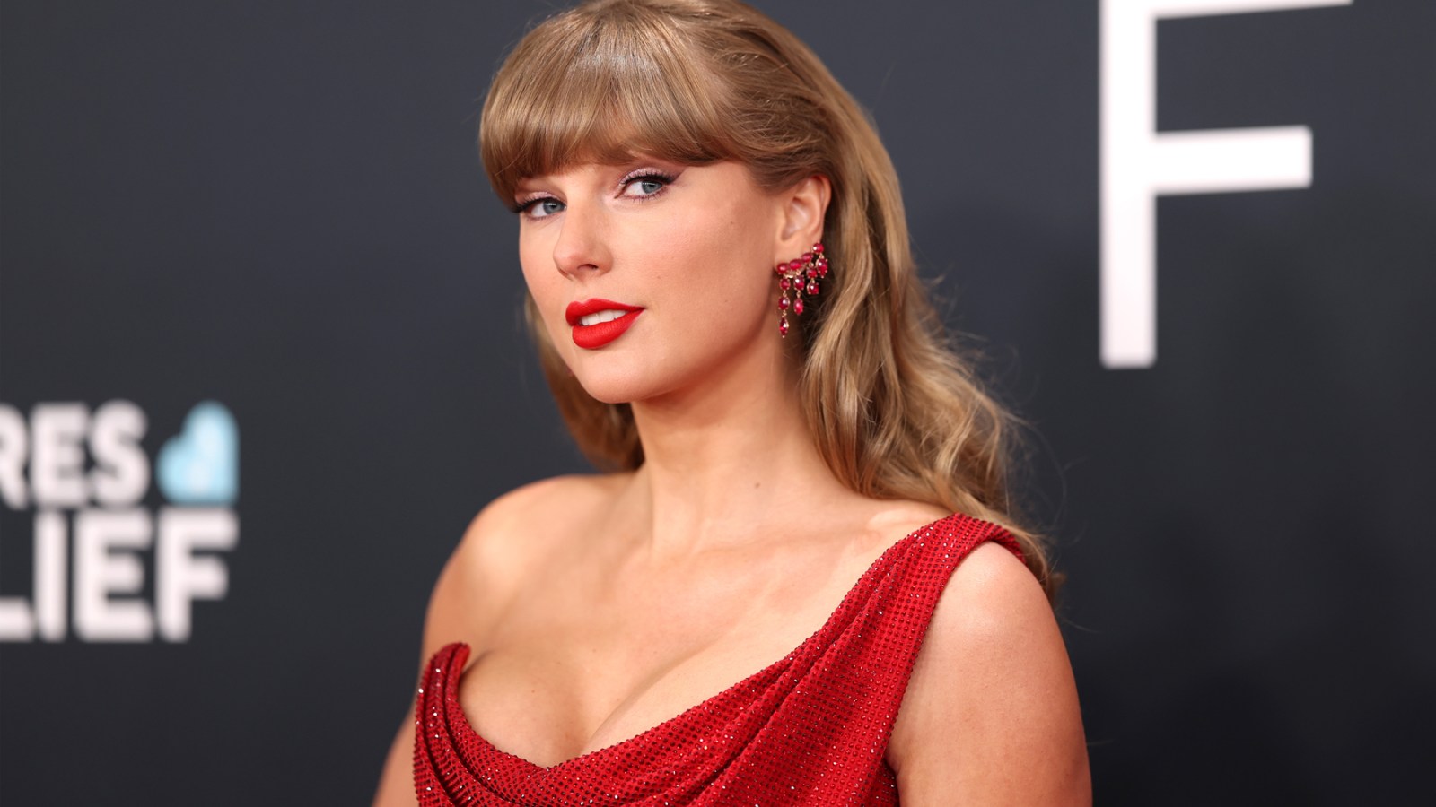 Taylor Swift Sets 'Graham Norton' and 'Fallon' Late-Night Appearances