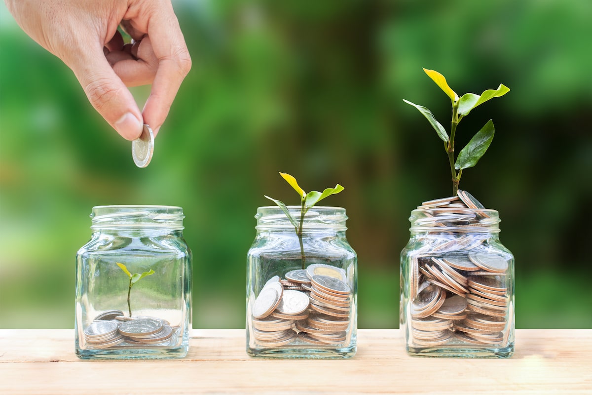 For those about to retire, is it better to start CPP in late 2025 or wait until 2026?