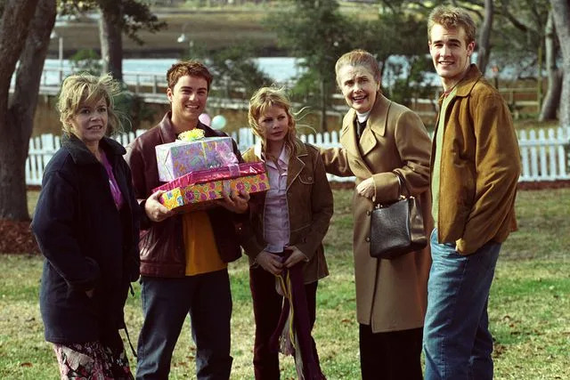 Fred Norris/The WB Mary-Margaret Humes as Gail Leery, Kerr Smith as Jack McPhee, Michelle Williams as Jennifer Lindley, Mary Beth Peil as Grams, James Van Der Beek as Dawson Leery