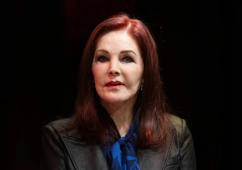 Priscilla Presley 