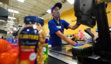 Retail sales up 0.6% in August from July even as tariffs hurt jobs and lead to price hikes