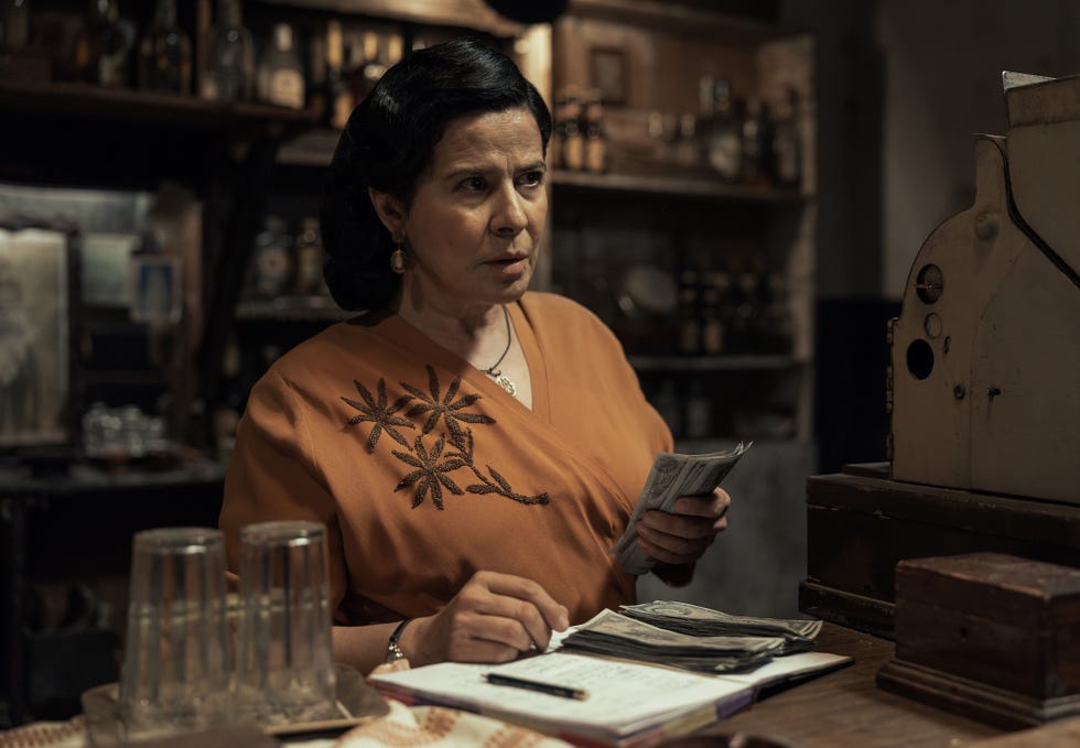 arcelia ramírez as arcángela counting cash in the dead girls