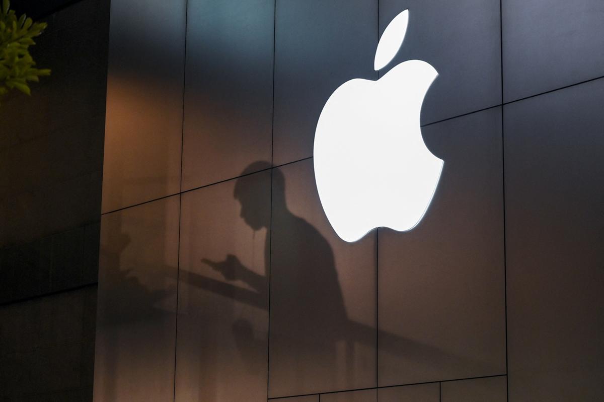 Apple’s Lead AI Researcher for Robotics Heads to Meta as Part of Latest Exits