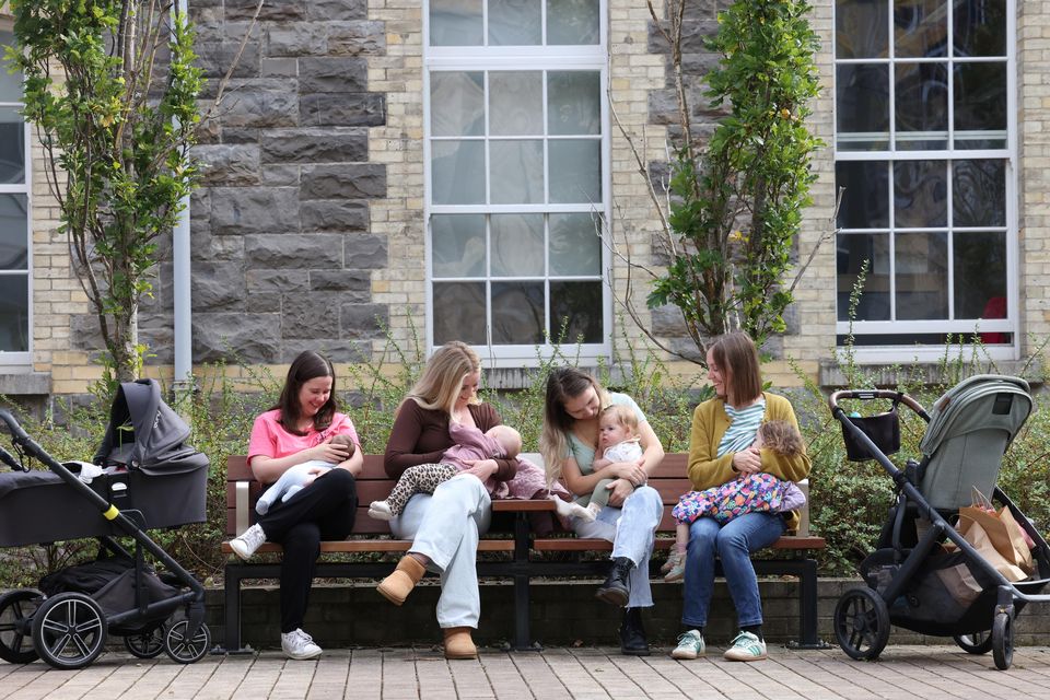 Pictured at a photocall in Grangegorman Primary Care Centre in Dublin 7 to mark the start of HSE National Breastfeeding Week, which runs from 1-7 October, are: Flora Gusmão Martins and baby Caetano (3 months), Eimear Hughes and baby Gabriel (8 months), Daria Sexton and baby Xena (8 months) and Katherine Nolan and baby Isla (2 years)