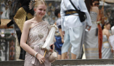 Bangkok Post - Tourist numbers tumble as Asian markets decline