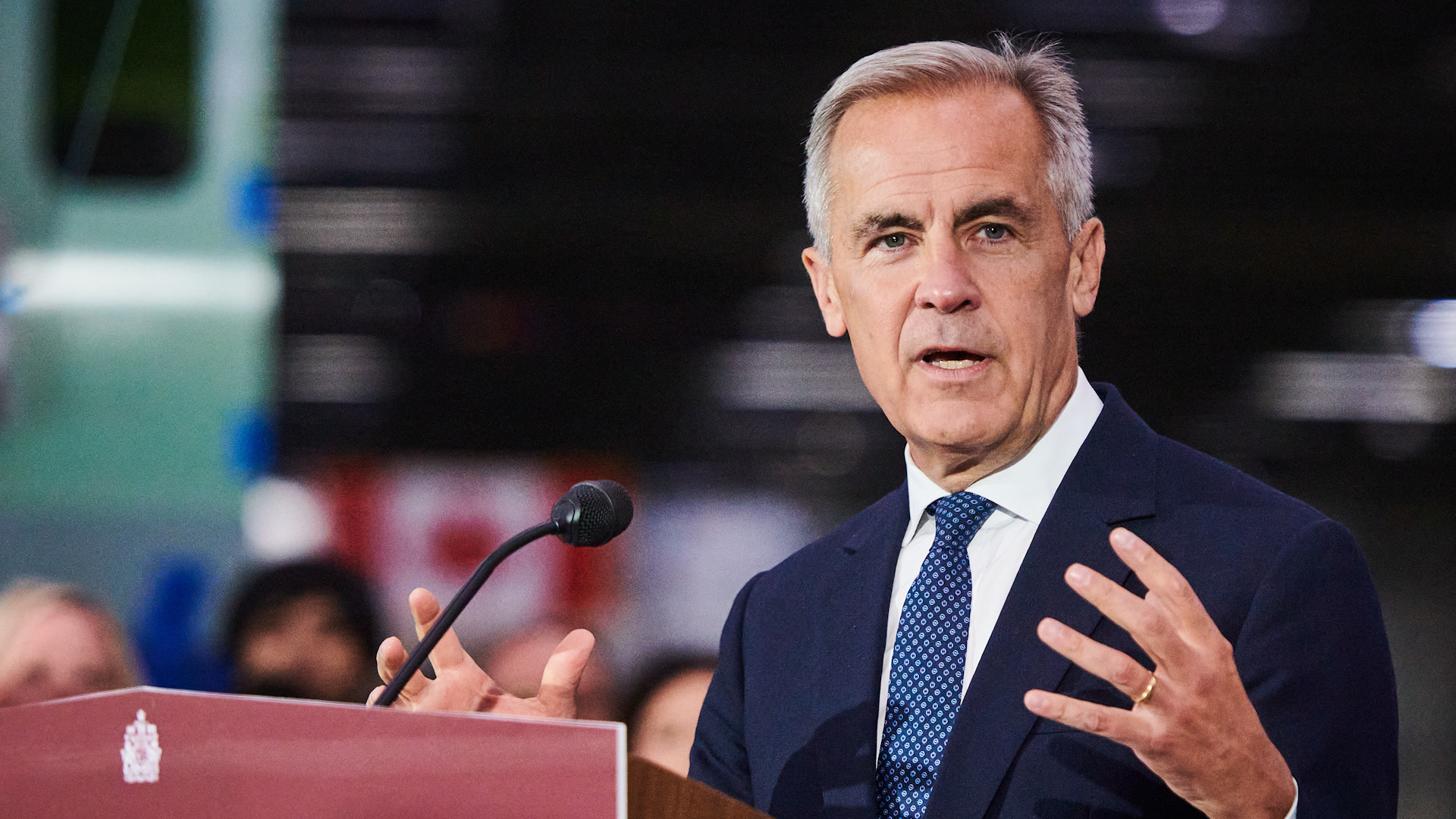 Click to play video: 'Carney warns of global economic ‘rupture,’ launches plan to strengthen Canada'