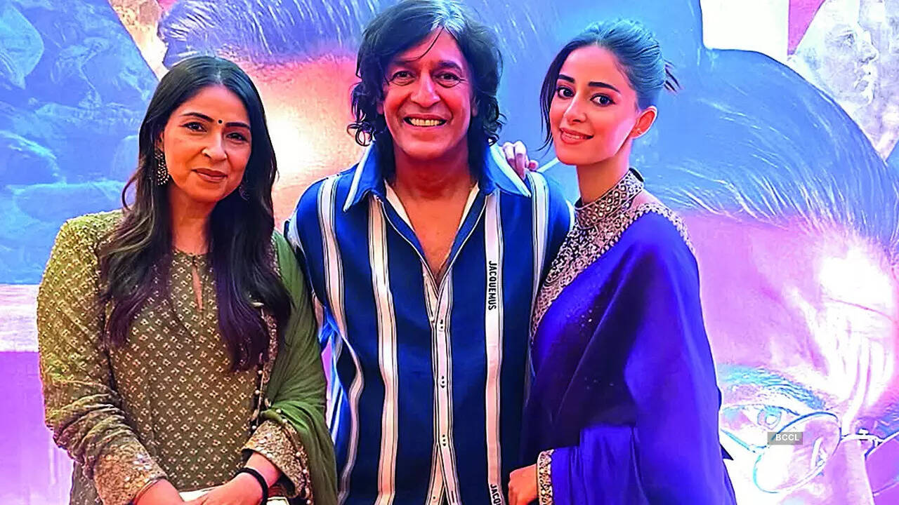 Chunky Panday with Bhavana and Ananya (BCCL/ @chunkypanday)