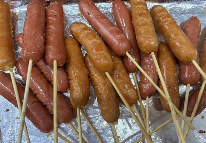 Processed and fast foods are major sources of salt. Photo by Bao Bao