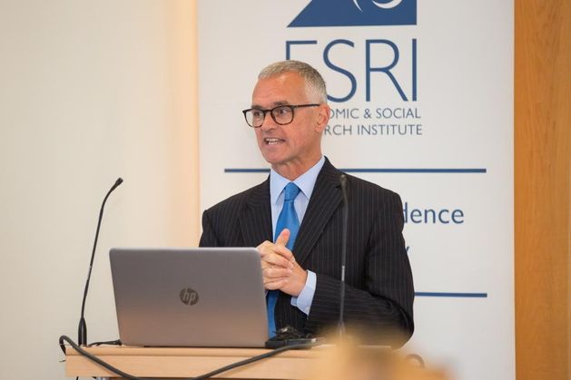 Government risks ‘overheating’ the economy, warns ESRI
