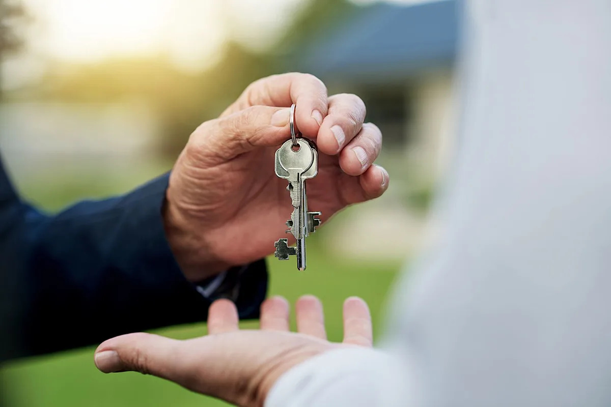 Man Asks Woman to Move Out After Inheriting Family Home, Even Though She Was Like a 'Sister' to Him
