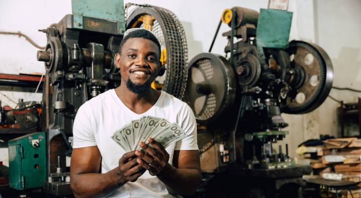 Americans are hoarding more cash, but not in checking or savings. Here are the accounts rewarding savers today