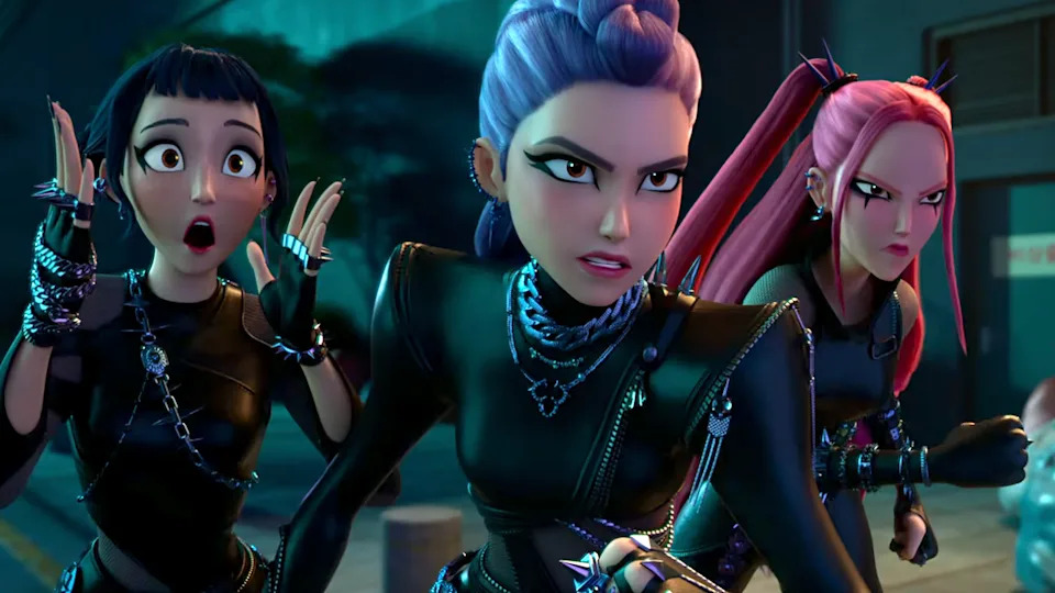  Zoey, Rumi and Mira running in black/goth style outfits in Kpop Demon Hunters. 