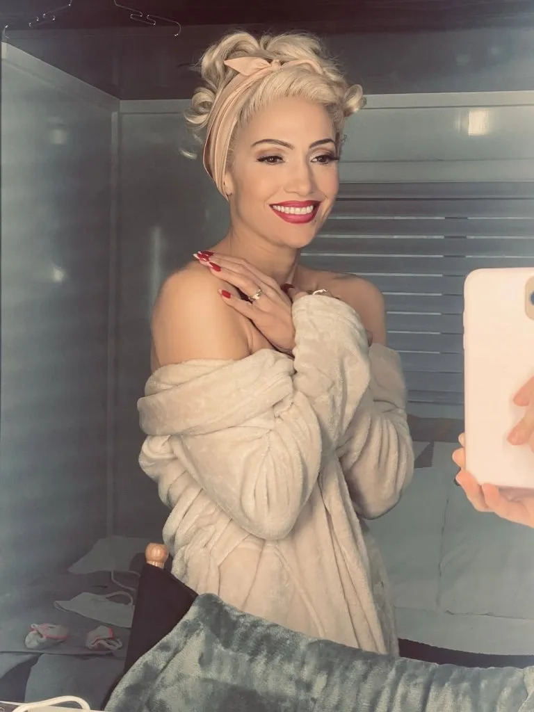 Jennifer Lopez was mistaken for Gwen Stefani in new platinum blond selfies. Instagram/Jennifer Lopez