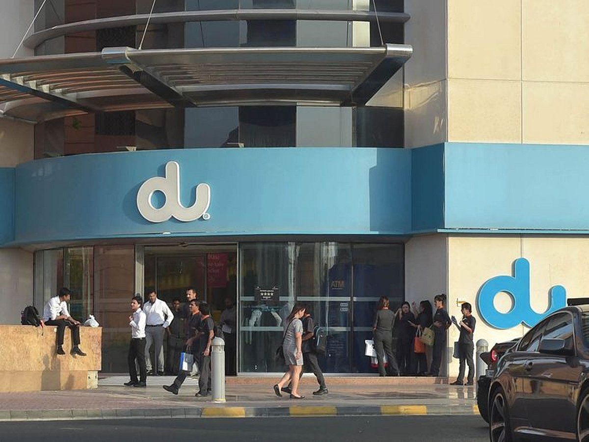 Now call emergency numbers on your 5G smartwatch with du network