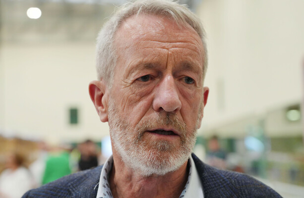 Seán Kelly 'reluctantly' withdraws from Áras race, clearing way for Heather Humphreys